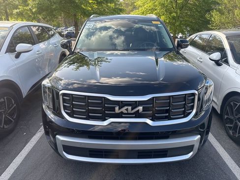 Used 2025 Kia Telluride S image 2