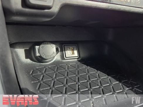 Used 2024 Toyota RAV4 LE AWD/4WD image 9