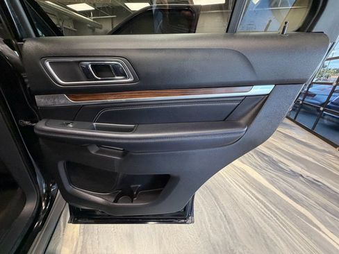 Used 2017 Ford Explorer Limited AWD/4WD image 46