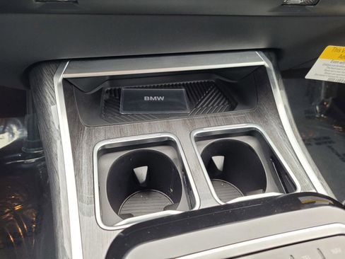 Used 2024 BMW i7 eDrive50 w/ Executive Package image 29