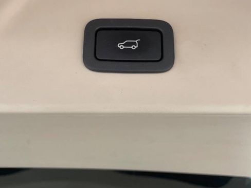 Used 2015 Land Rover Range Rover HSE AWD/4WD image 23