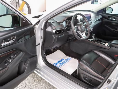 Used 2022 Nissan Altima 2.5 SR FWD image 3