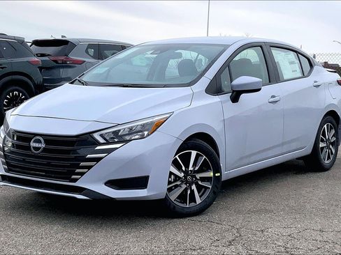 New 2025 Nissan Versa SV image 2