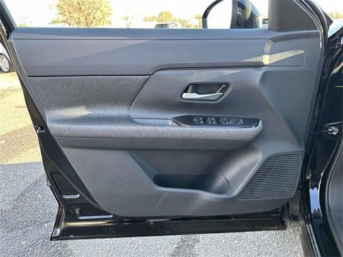 New 2026 Nissan Kicks SV image 14