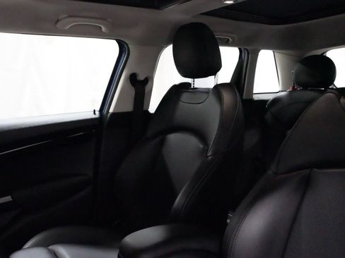 Used 2019 MINI Cooper S w/ Signature Upholstery Package image 25