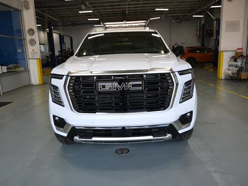 New 2026 GMC Yukon Denali w/ Denali Reserve Package AWD/4WD image 2