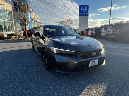 Used 2024 Honda Civic Sport image 2