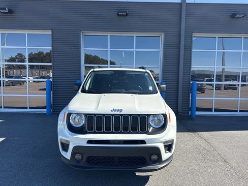 Used 2022 Jeep Renegade Latitude w/ Sun/Sound Group image 5