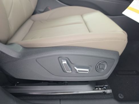 New 2026 Audi Q3 quattro 2.0T AWD/4WD image 47