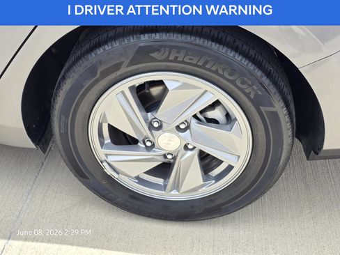 Used 2024 Hyundai Elantra SE FWD image 10