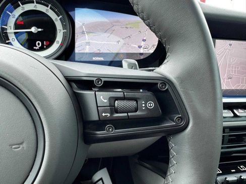 Used 2024 Porsche 911 Carrera image 28