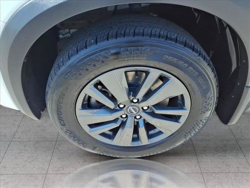 Used 2024 Nissan Pathfinder SV AWD/4WD image 14