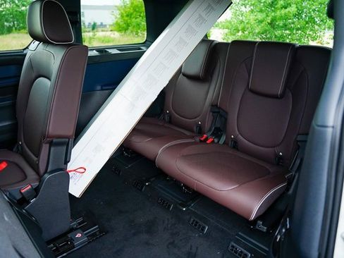 New 2025 Volkswagen ID. Buzz Pro S image 21