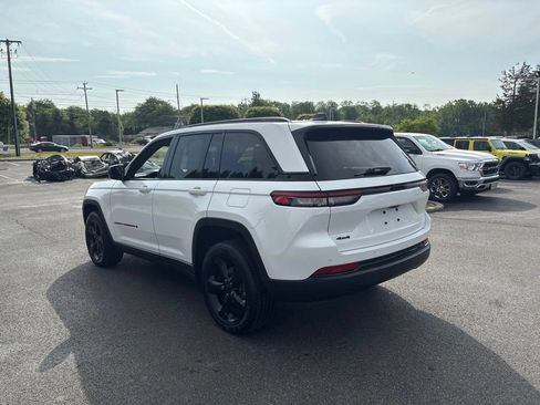 Certified 2025 Jeep Grand Cherokee Altitude AWD/4WD image 6