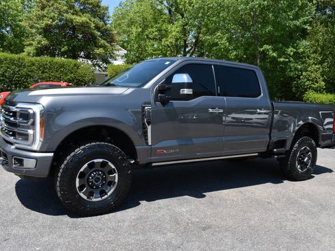 Used 2023 Ford F250 Platinum w/ Tremor Off-Road Package AWD/4WD image 2