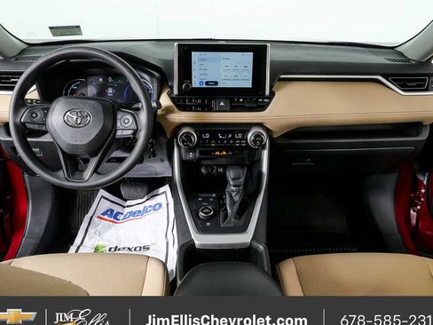 Used 2023 Toyota RAV4 LE AWD/4WD image 17