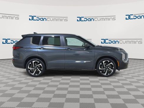 Used 2024 Mitsubishi Outlander SE FWD image 9