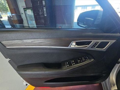 Used 2015 Hyundai Genesis 5.0 RWD image 18