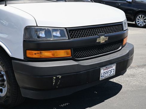 Used 2021 Chevrolet Express 2500 RWD image 10
