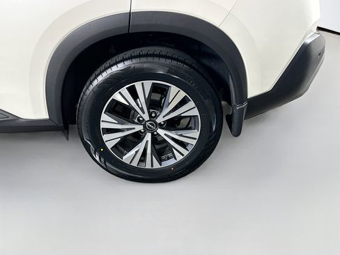 Used 2023 Nissan Rogue SV FWD image 11