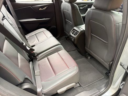 Used 2025 Chevrolet Blazer RS FWD image 33