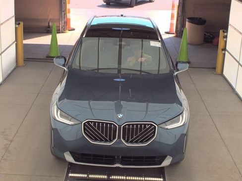 Used 2025 BMW X3 xDrive30i AWD/4WD image 4