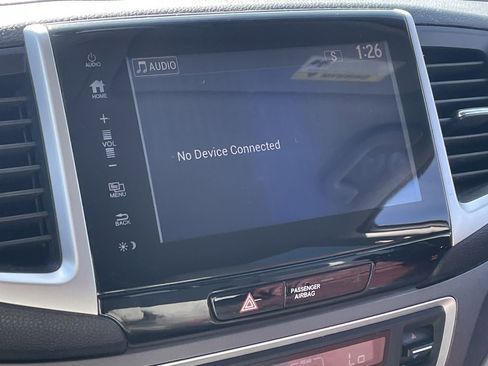 Used 2017 Honda Pilot EX image 6