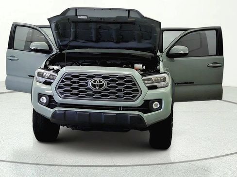 Used 2023 Toyota Tacoma TRD Off-Road AWD/4WD image 8
