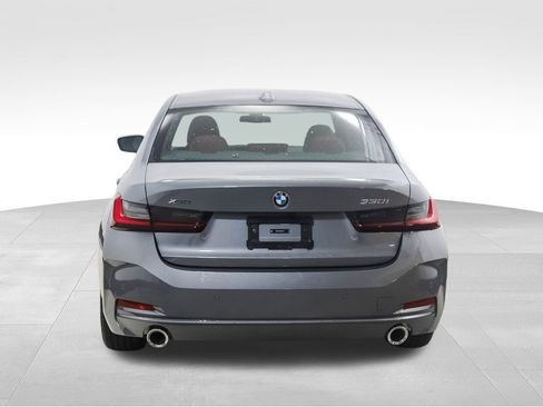 Used 2025 BMW 330i xDrive Sedan w/ Premium Package image 4