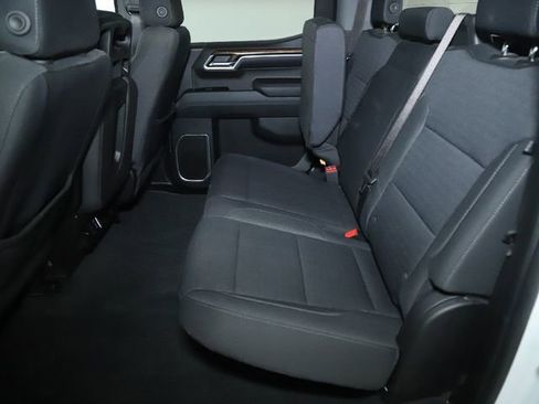 Used 2022 GMC Sierra 1500 SLE image 33