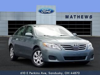 Used 2011 Toyota Camry LE image 1