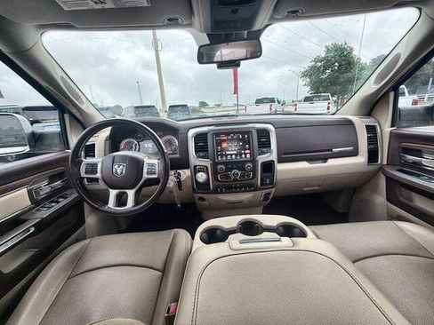 Used 2017 RAM 1500 Laramie RWD image 19