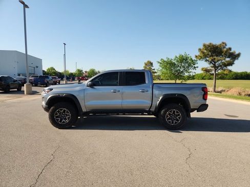 Used 2024 Chevrolet Colorado ZR2 w/ Technology Package AWD/4WD image 4