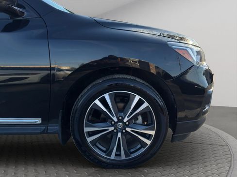Used 2019 Nissan Pathfinder Platinum FWD image 24