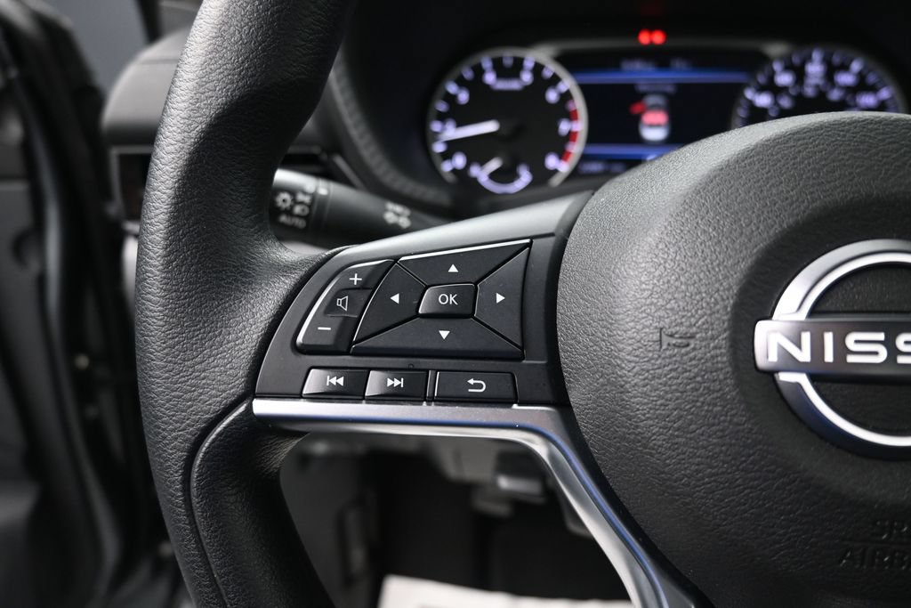 Used 2025 Nissan Sentra SV FWD image 28