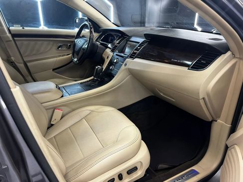 Used 2014 Ford Taurus Limited FWD image 16