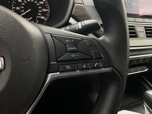 Used 2025 Nissan Altima 2.5 SV FWD image 28