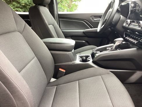 Used 2025 GMC Canyon Elevation AWD/4WD image 4