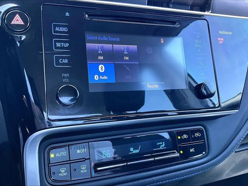 Used 2017 Toyota Corolla SE w/ Carpet Mat Package (TMS) FWD image 34