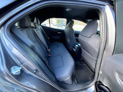 Used 2023 Toyota Corolla SE image 16