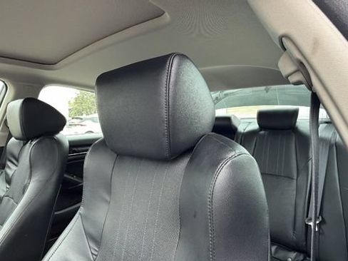 Used 2018 Honda Accord EX-L image 22
