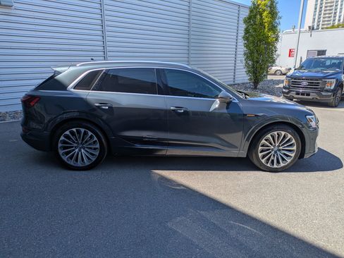 Used 2019 Audi e-tron Prestige AWD/4WD image 2