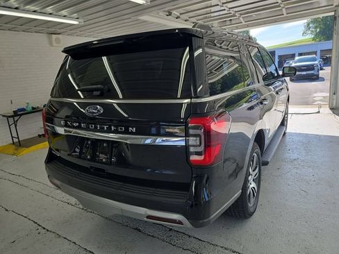 Used 2024 Ford Expedition Limited AWD/4WD image 5
