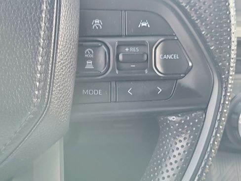 Certified 2025 Toyota Tacoma SR5 AWD/4WD image 23