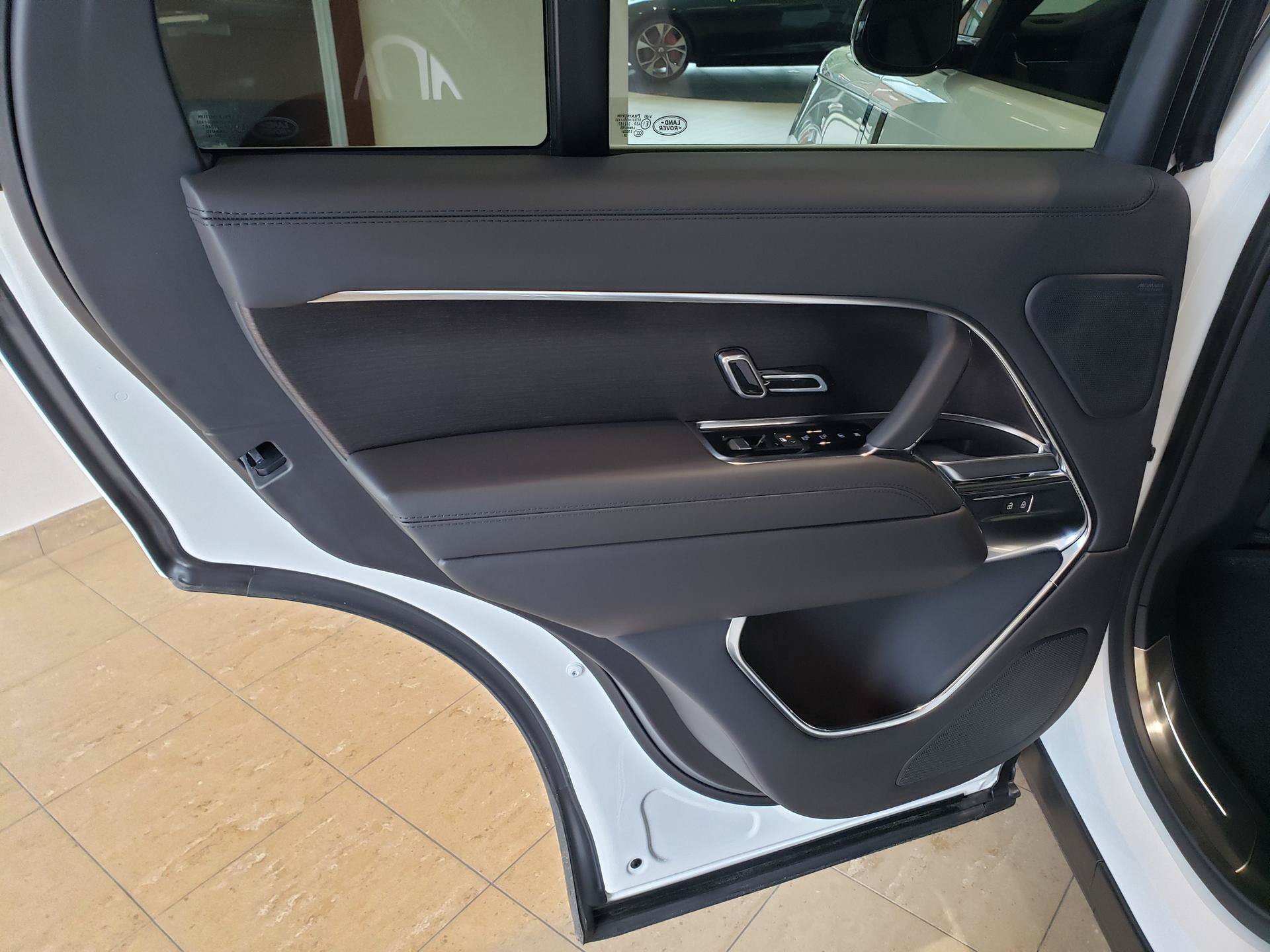 New 2026 Land Rover Range Rover SE AWD/4WD image 10