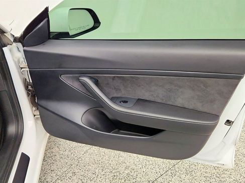 Used 2021 Tesla Model 3 Standard Range Plus RWD image 29