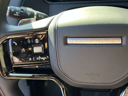 New 2025 Land Rover Range Rover Velar S image 29