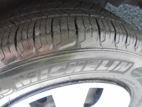 Used 2004 Toyota Camry LE FWD image 33