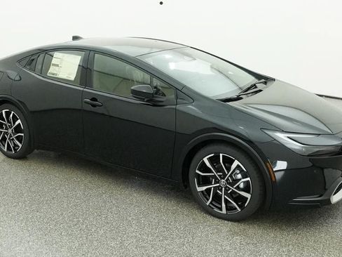 New 2026 Toyota Prius Plug-In Hybrid FWD image 12