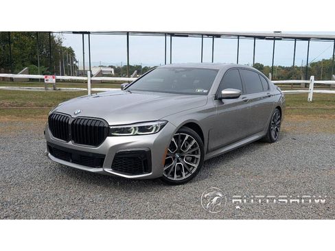 Used 2022 BMW 750i xDrive w/ Executive Package image 1